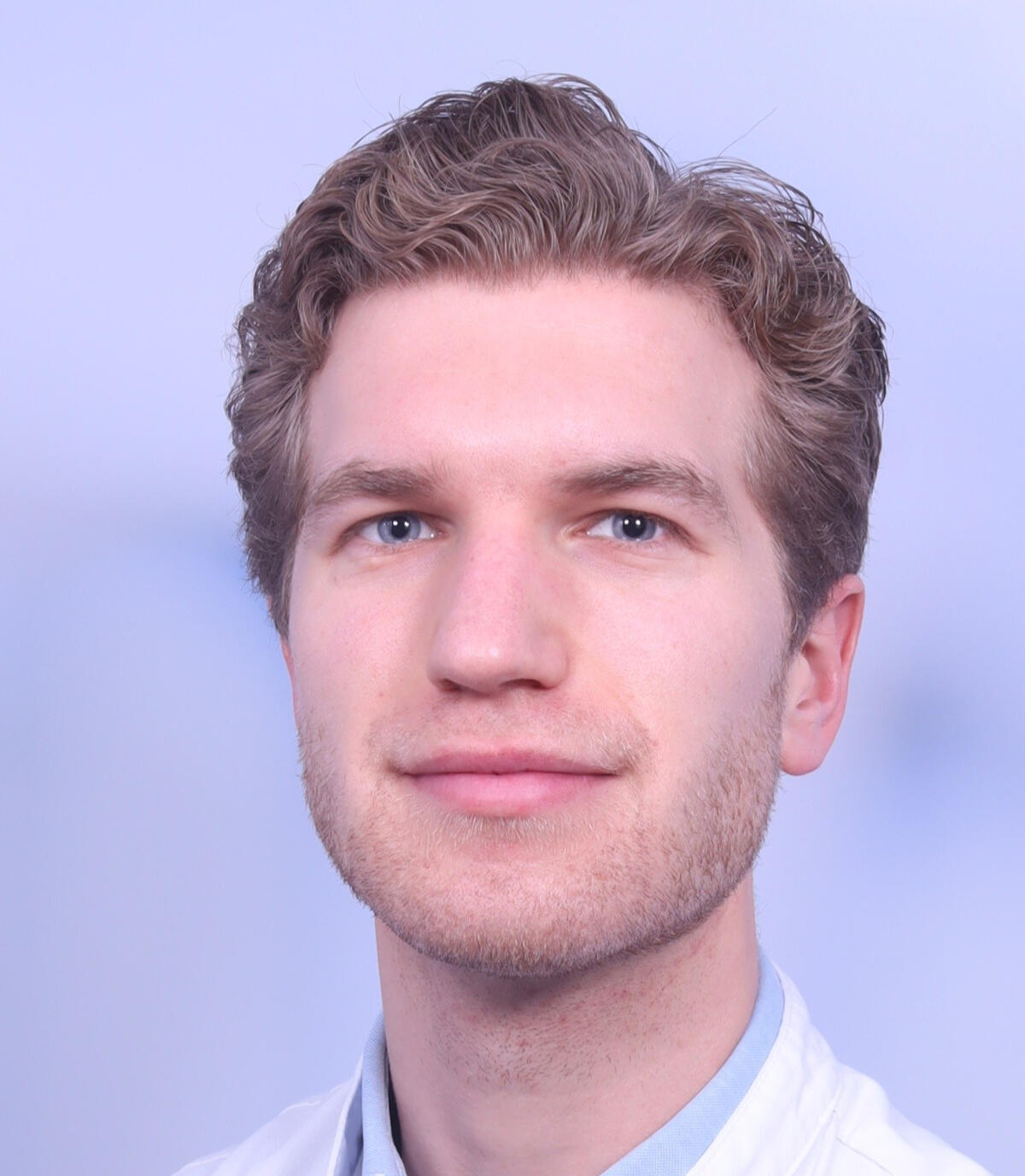 Jonathan Enthoven Jonathan Enthoven, oprichter van De Geneeskunde Mentor, biedt persoonlijke begeleiding aan geneeskundestudenten in Utrecht.